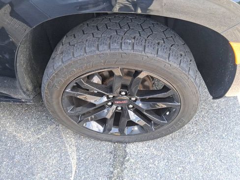Used 2022 GMC Yukon XL AT4 AWD/4WD image 5