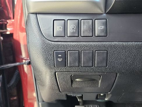 Used 2018 Toyota Highlander XLE image 27