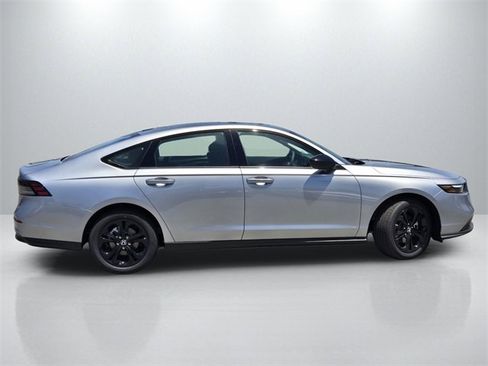 New 2025 Honda Accord SE image 3