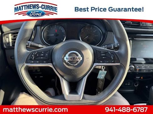 Used 2020 Nissan Rogue Sport S image 16