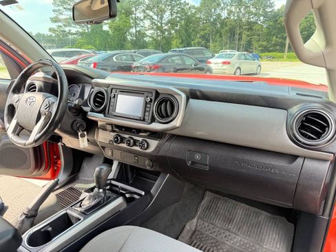 Used 2017 Toyota Tacoma SR5 w/ Tow Package RWD image 27