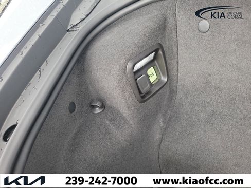 Used 2024 Chevrolet Corvette Z06 w/ Stealth Interior Trim Package RWD image 26