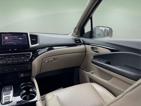 Used 2017 Honda Pilot Elite image 12