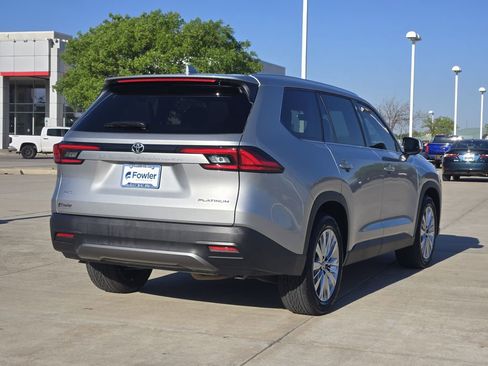 Used 2024 Toyota Grand Highlander Platinum image 7