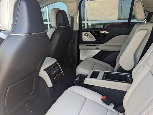 New 2025 Lincoln Aviator Reserve w/ Equipment Group 201A image 11