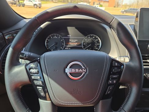 Used 2022 Nissan Armada Platinum w/ Captain's Chairs Package AWD/4WD image 12