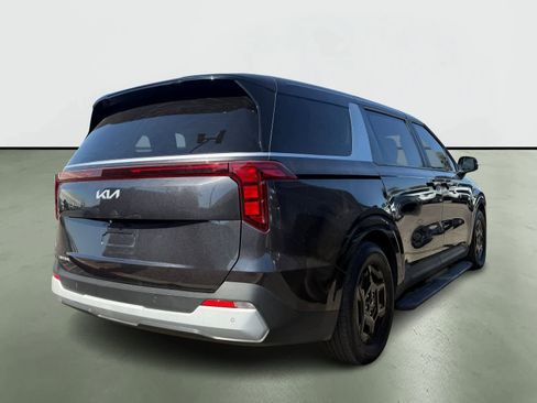 Used 2025 Kia Carnival LXS image 4