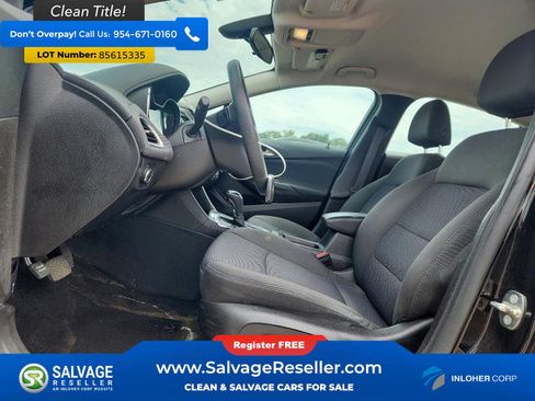 Used 2018 Chevrolet Cruze LT w/ Convenience Package FWD image 9