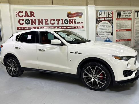 Used 2017 Maserati Levante Sport Utility 4D image 10