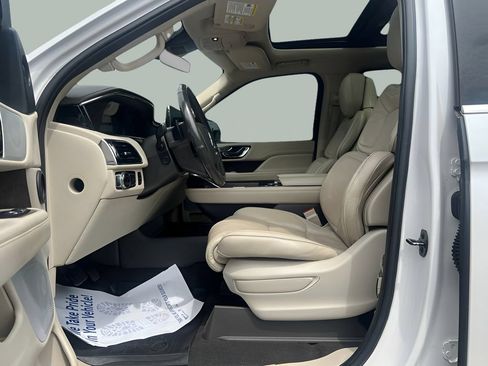 Used 2019 Lincoln Navigator Reserve AWD/4WD image 19