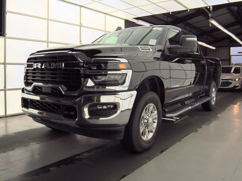 Used 2026 RAM 2500 Big Horn AWD/4WD image 2