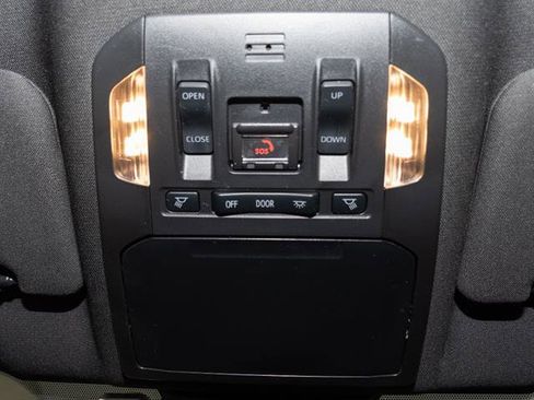 Used 2022 Toyota Highlander XSE AWD/4WD image 17