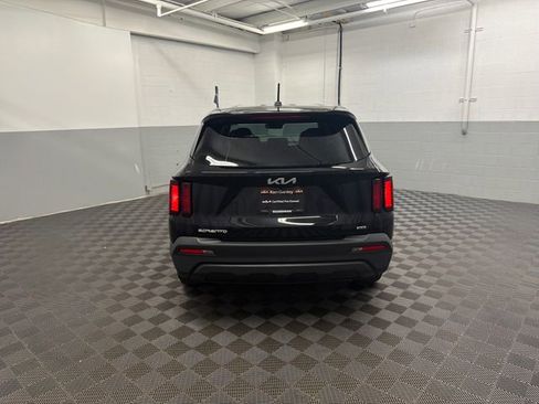 Certified 2023 Kia Sorento LX AWD/4WD image 6