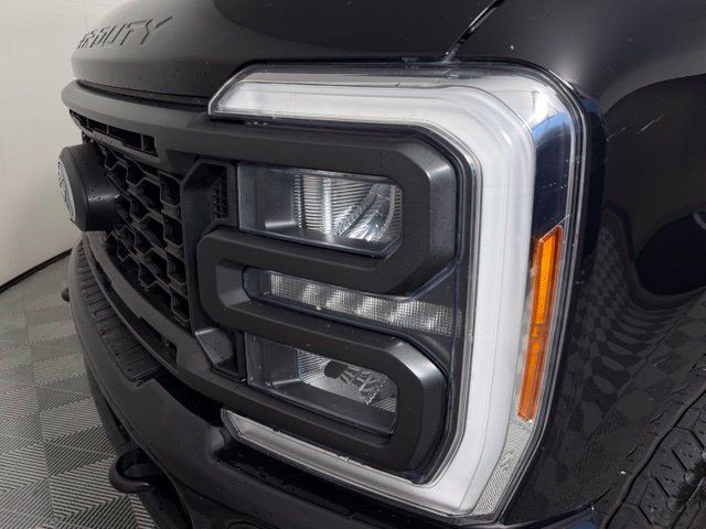 Used 2023 Ford F250 XL w/ STX Appearance Package AWD/4WD image 11