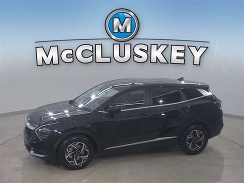 Used 2025 Kia Sportage LX image 1