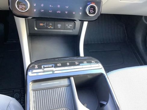 New 2025 Hyundai Tucson Limited image 11