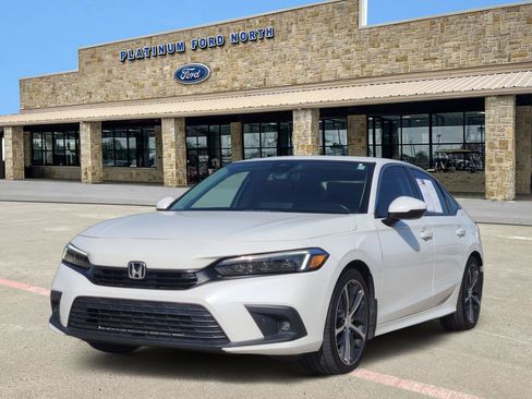 Used 2023 Honda Civic Touring image 2