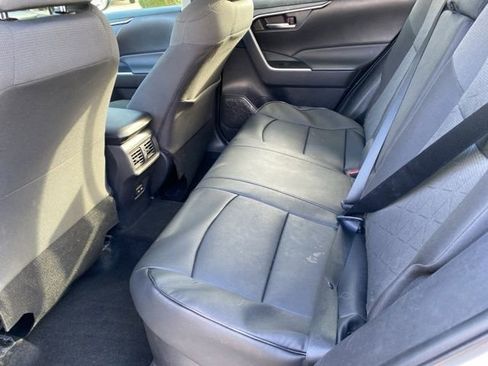 Used 2022 Toyota RAV4 XLE image 21