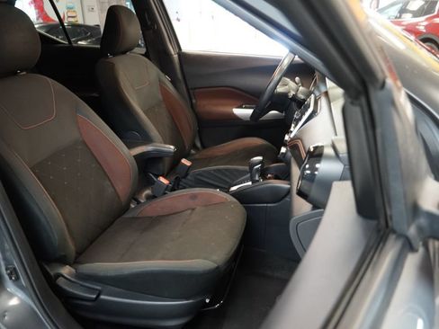 Used 2019 Nissan Kicks SR FWD image 33