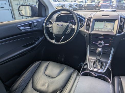 Certified 2018 Ford Edge Titanium w/ Equipment Group 301A FWD image 22