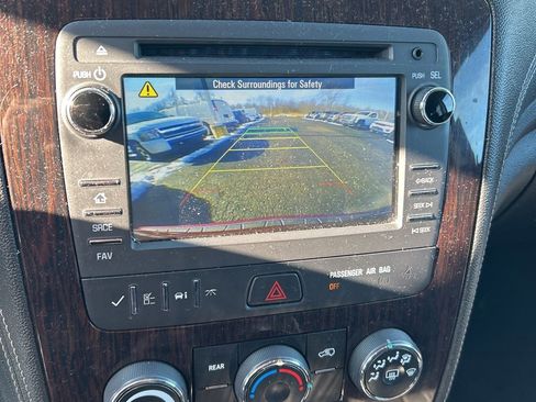 Used 2016 Chevrolet Traverse LT w/ Style and Technology Package image 21