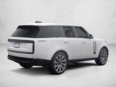 New 2026 Land Rover Range Rover SE image 2