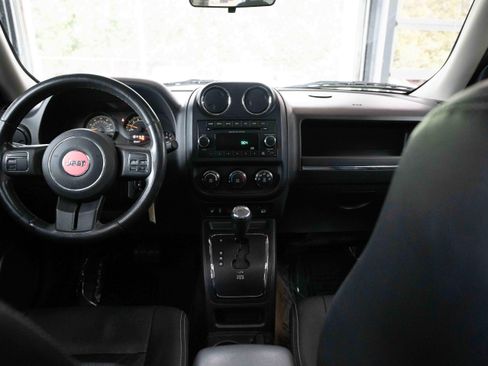 Used 2015 Jeep Patriot High Altitude AWD/4WD image 20