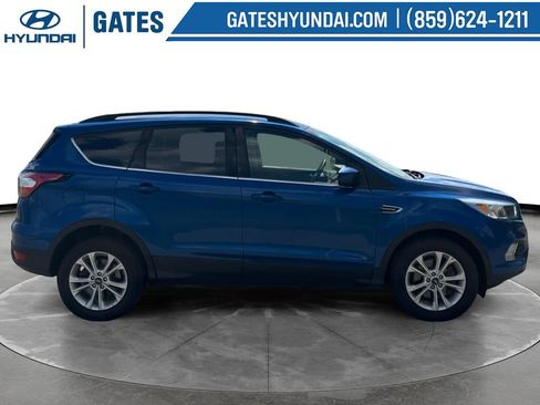 Used 2018 Ford Escape SE AWD/4WD image 3