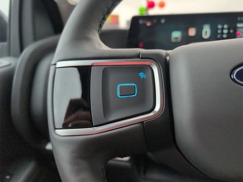 New 2025 Ford Expedition Active image 19