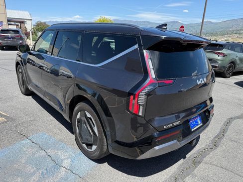 Used 2024 Kia EV9 Land AWD/4WD image 7