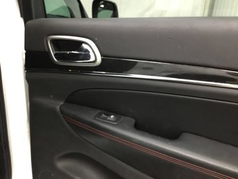 Used 2017 Jeep Grand Cherokee Trailhawk w/ Trailhawk Luxury Group AWD/4WD image 20