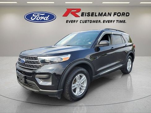 Certified 2022 Ford Explorer XLT image 2