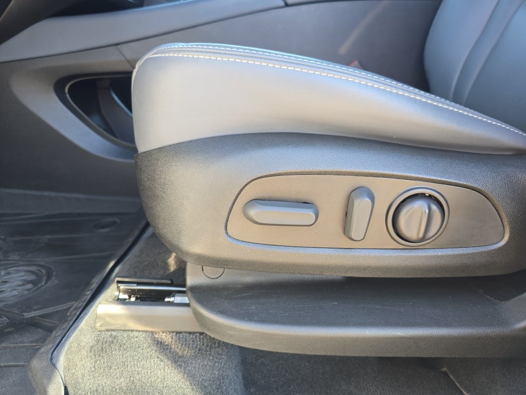 Used 2023 Buick Enclave Essence w/ Experience Buick Package AWD/4WD image 33