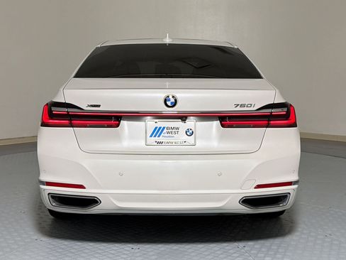 Used 2022 BMW 750i xDrive AWD/4WD image 10