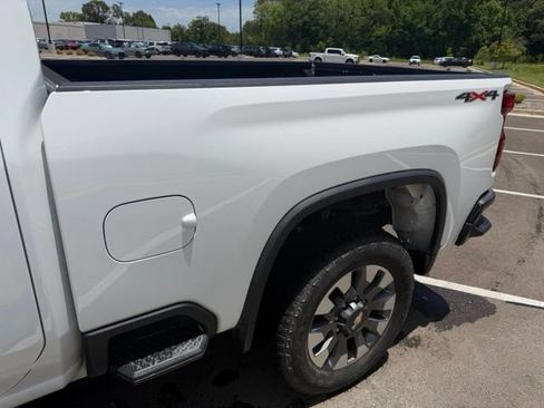 Used 2023 Chevrolet Silverado 2500 Custom w/ Custom Convenience Package AWD/4WD image 13