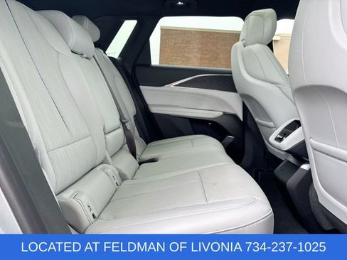 Used 2024 Cadillac Lyriq Luxury AWD/4WD image 26