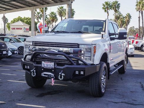 Used 2017 Ford F350 Lariat w/ Lariat Ultimate Package image 4