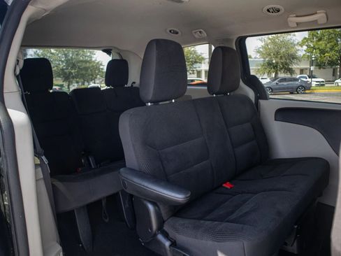 Used 2019 Dodge Grand Caravan SE w/ UConnect Hands-Free Group FWD image 20