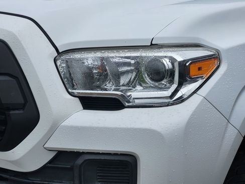 Used 2019 Toyota Tacoma SR AWD/4WD image 5