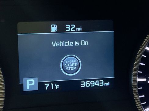 Used 2022 Kia Telluride LX image 29