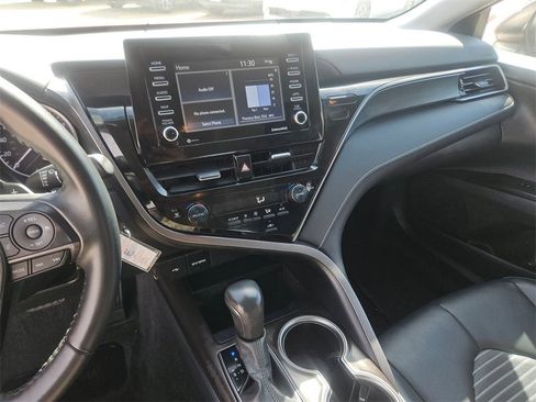 Used 2024 Toyota Camry SE image 20