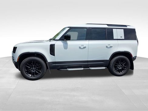 Used 2023 Land Rover Defender 110 S image 3