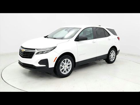 Used 2023 Chevrolet Equinox LS w/ LS Convenience Package FWD image 1