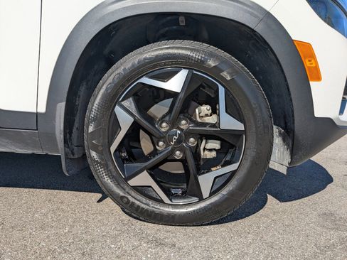 Used 2025 Kia Seltos S image 12