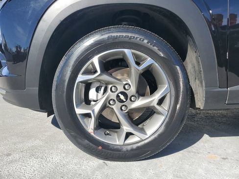 Used 2025 Chevrolet Trax LT image 6