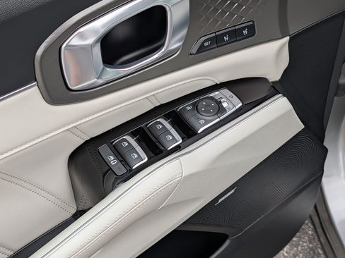 Certified 2023 Kia Sorento SX Prestige AWD/4WD image 19