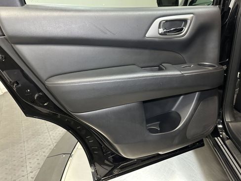 Used 2018 Nissan Pathfinder SL w/ Midnight Edition Package image 30