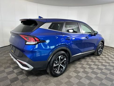 Used 2025 Kia Sportage EX image 3