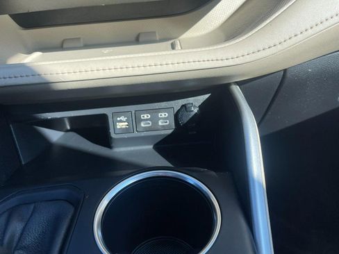 Used 2023 Toyota Highlander XLE image 38