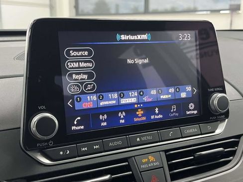 Used 2025 Nissan Altima 2.5 SV FWD image 31